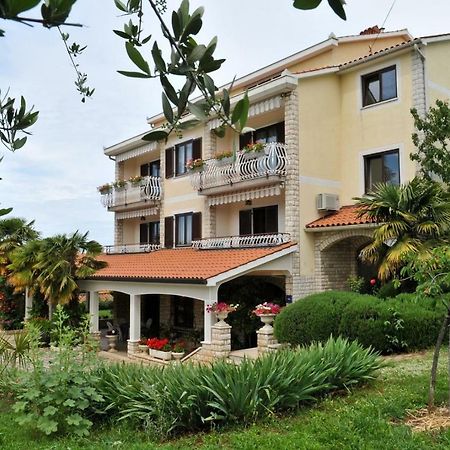 Haus Liliana Hotel Tar-Vabriga ภายนอก รูปภาพ