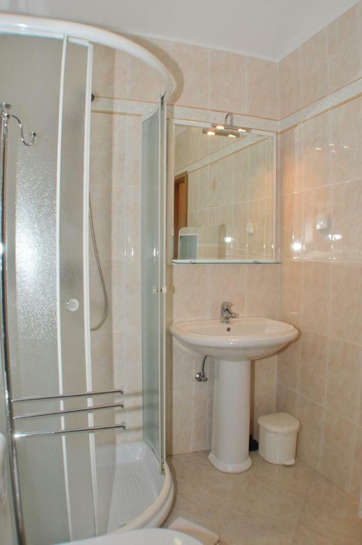 Haus Liliana Hotel Tar-Vabriga ภายนอก รูปภาพ