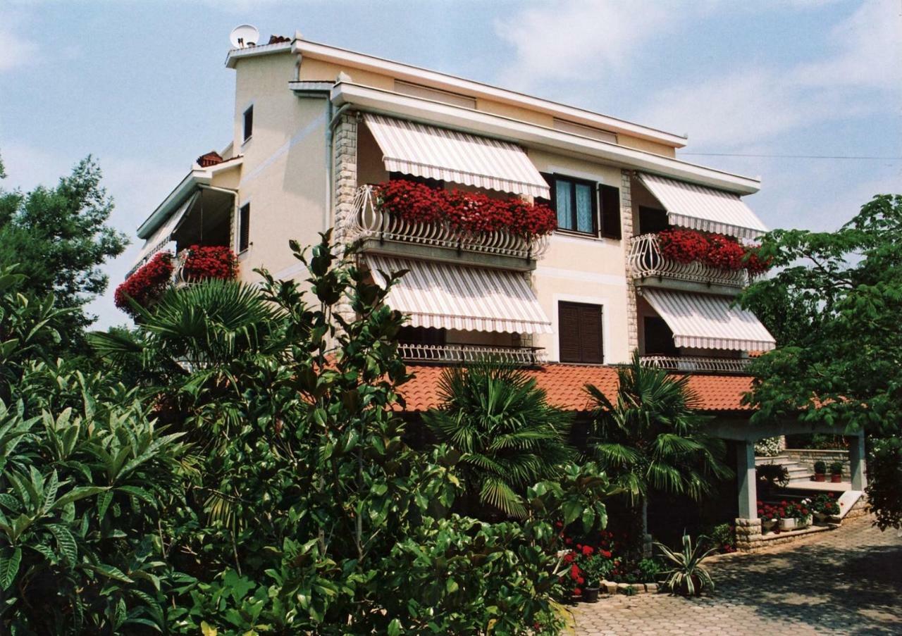 Haus Liliana Hotel Tar-Vabriga ภายนอก รูปภาพ