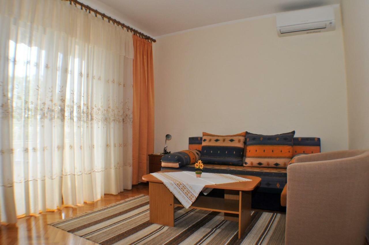 Haus Liliana Hotel Tar-Vabriga ภายนอก รูปภาพ