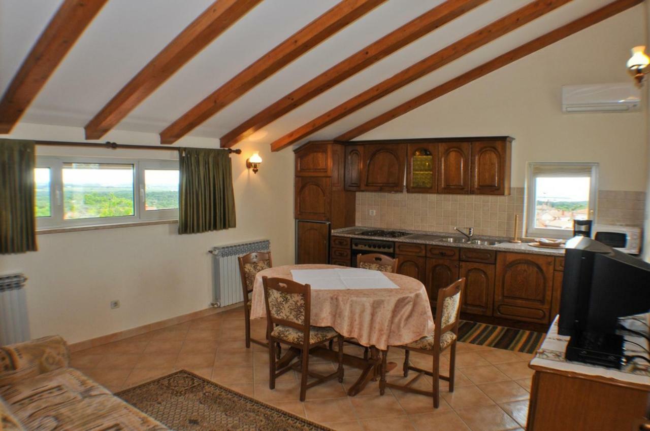Haus Liliana Hotel Tar-Vabriga ภายนอก รูปภาพ